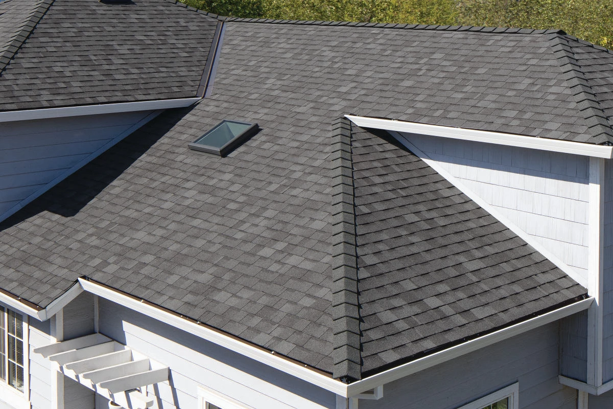 Different types of roofing materials and their lifespans
